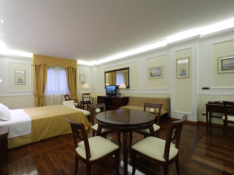 Tiberio Palace Hotel Napels Buitenkant foto