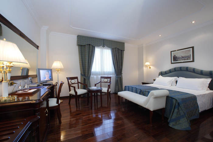 Tiberio Palace Hotel Napels Buitenkant foto